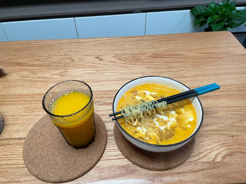 吃个泡面，欢度国庆(*´﹃｀*)🍜